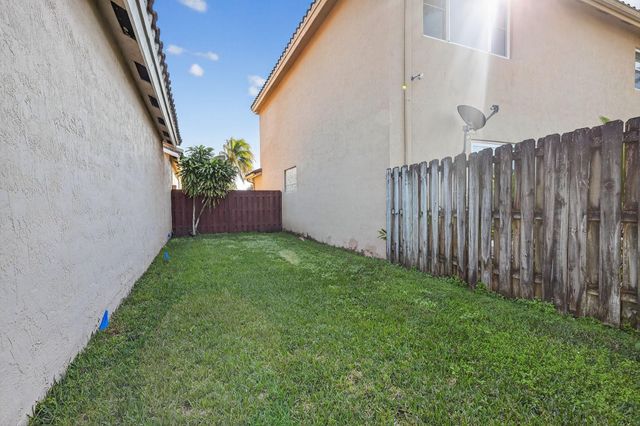 2130 NW 100th Avenue, Pembroke Pines, FL 33024