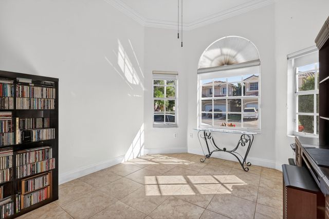 2130 NW 100th Avenue, Pembroke Pines, FL 33024