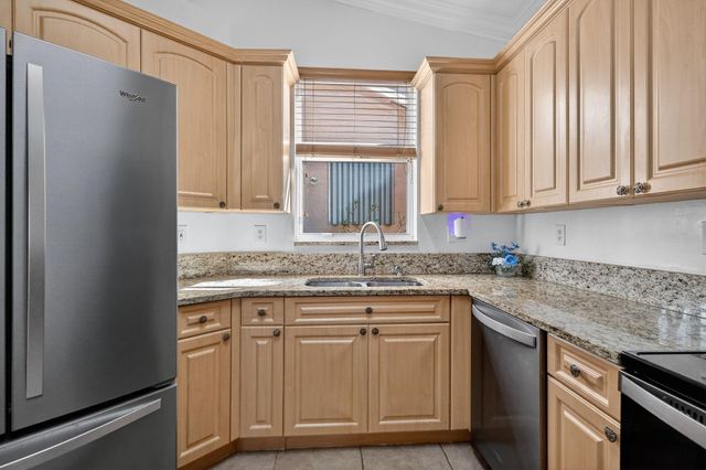 2130 NW 100th Avenue, Pembroke Pines, FL 33024