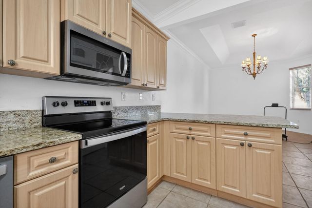 2130 NW 100th Avenue, Pembroke Pines, FL 33024