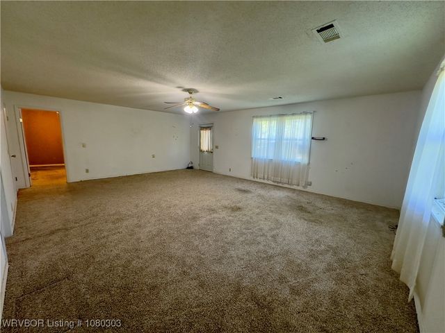 1301 E Chaney Street, Paris, AR 72855