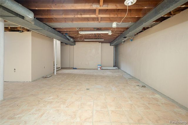 29266 Southgate Drive, Southfield, MI 48076