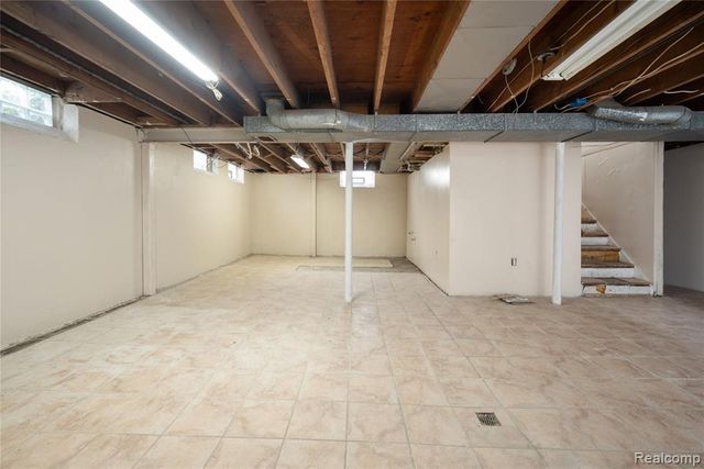 29266 Southgate Drive, Southfield, MI 48076