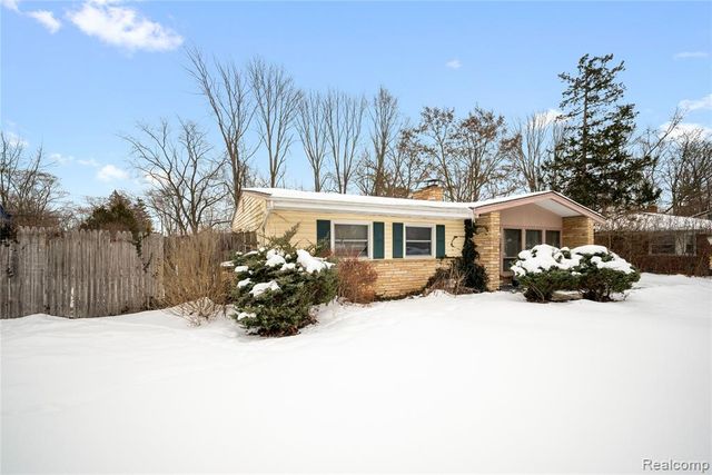 29266 Southgate Drive, Southfield, MI 48076