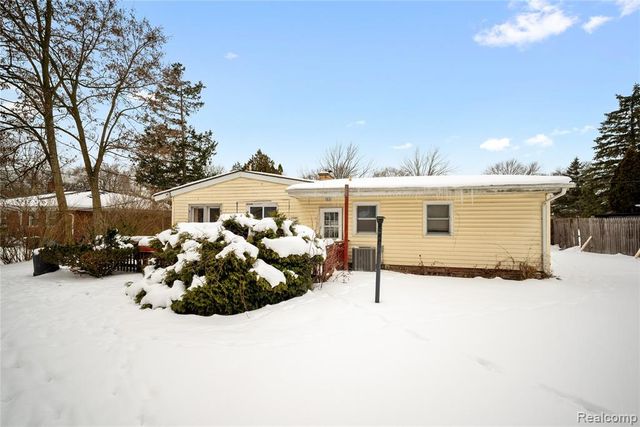 29266 Southgate Drive, Southfield, MI 48076