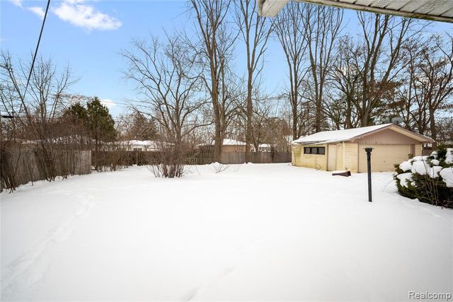 29266 Southgate Drive, Southfield, MI 48076