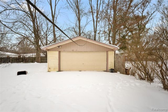 29266 Southgate Drive, Southfield, MI 48076