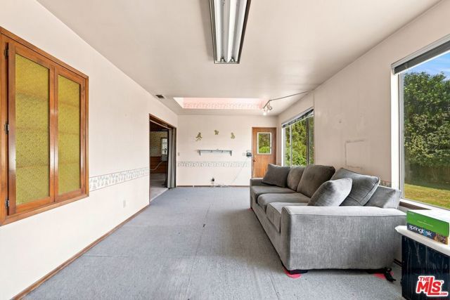 15954 Gault Street, Los Angeles, CA 91406