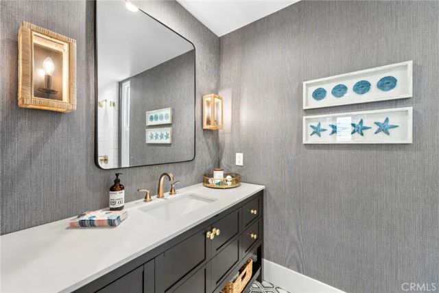 201 Nyes Place, Laguna Beach, CA 92651