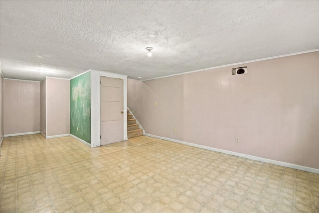 30 Bassett Rd, Brockton, MA 02301