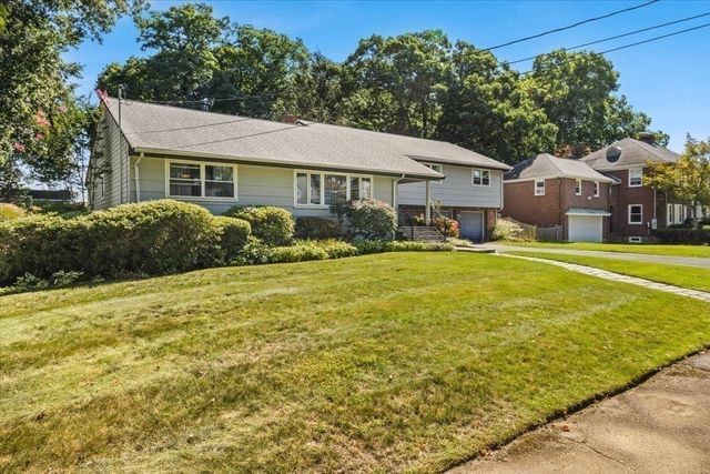 30 Bassett Rd, Brockton, MA 02301