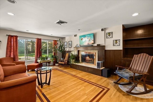 30 Bassett Rd, Brockton, MA 02301