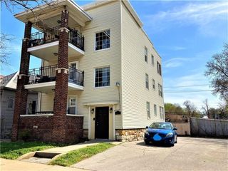 3241 Gillham Road, Kansas City, MO 64109