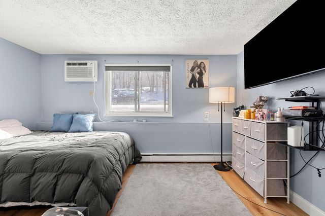 555 Calef Rd Apt 4, Manchester, NH 03103