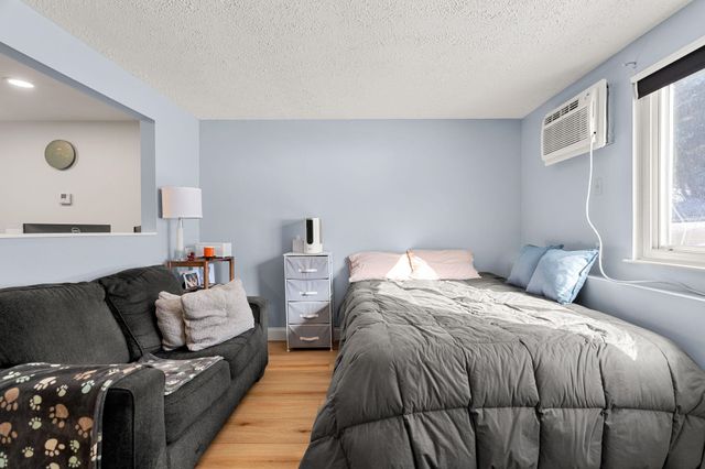 555 Calef Rd Apt 4, Manchester, NH 03103