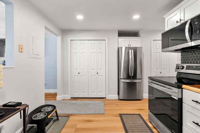 555 Calef Rd Apt 4, Manchester, NH 03103