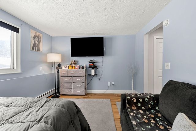 555 Calef Rd Apt 4, Manchester, NH 03103