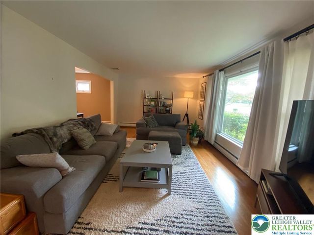 422 Cherokee Street, Emmaus Boro, PA 18049