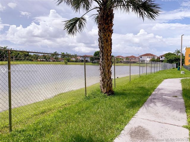 9741 Fontainebleau Blvd H208, Miami, FL 33172