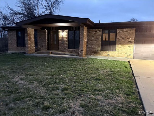 3029 Imperial Drive, St Peters, MO 63303