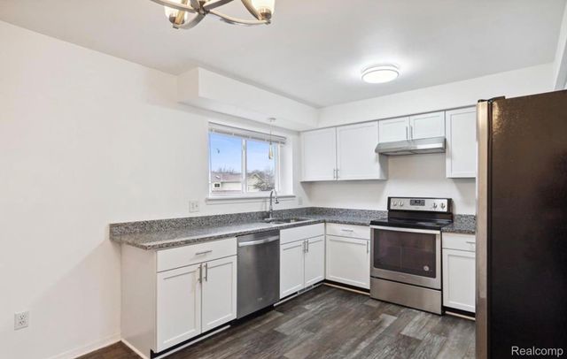1715 Fern Court, Canton Charter Township, MI 48188