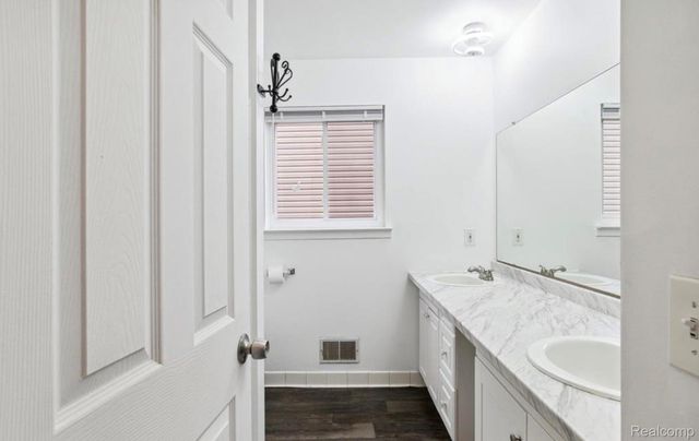 1715 Fern Court, Canton Charter Township, MI 48188