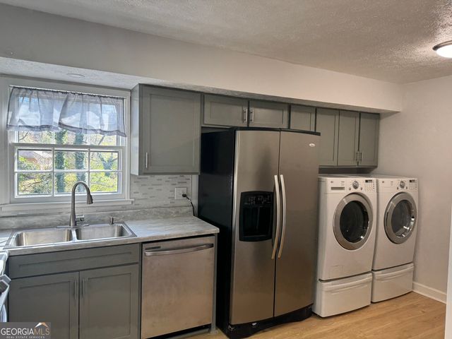 3003 Menlo Park Drive, Rex, GA 30273