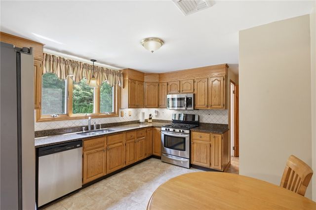 42 Grand Avenue, Warwick, RI 02889