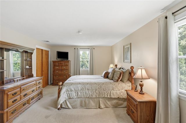 42 Grand Avenue, Warwick, RI 02889
