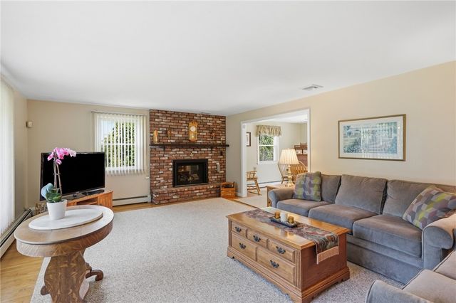 42 Grand Avenue, Warwick, RI 02889