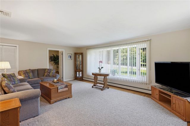 42 Grand Avenue, Warwick, RI 02889