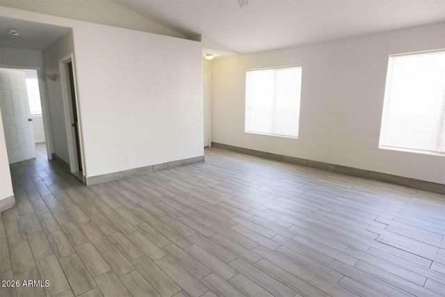 5915 N 68TH Avenue, Glendale, AZ 85303