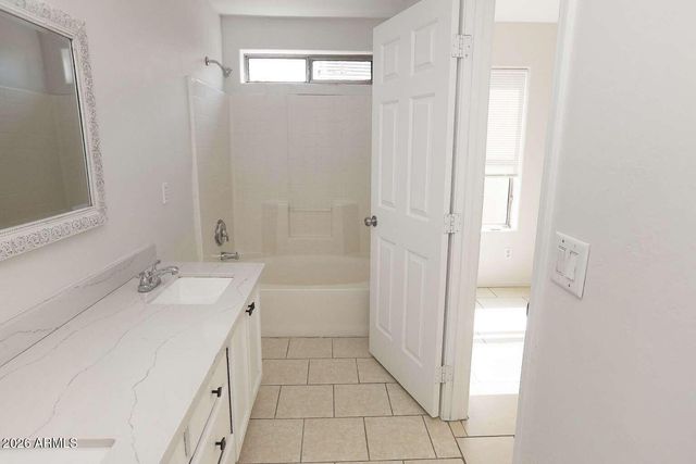 5915 N 68TH Avenue, Glendale, AZ 85303