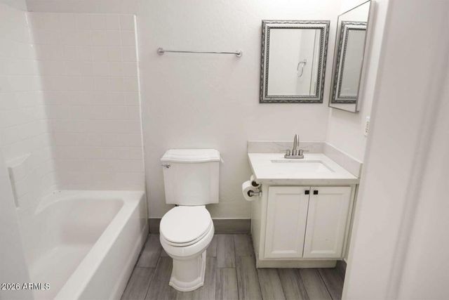 5915 N 68TH Avenue, Glendale, AZ 85303