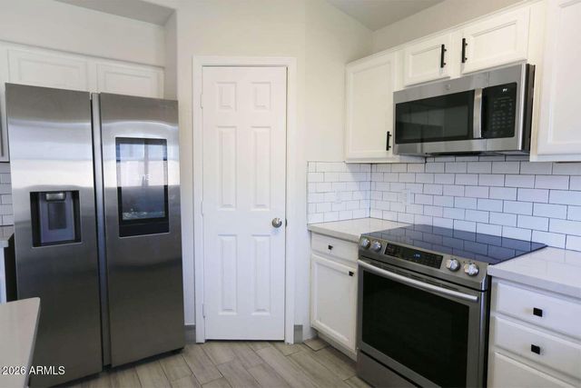 5915 N 68TH Avenue, Glendale, AZ 85303