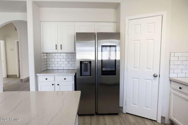 5915 N 68TH Avenue, Glendale, AZ 85303