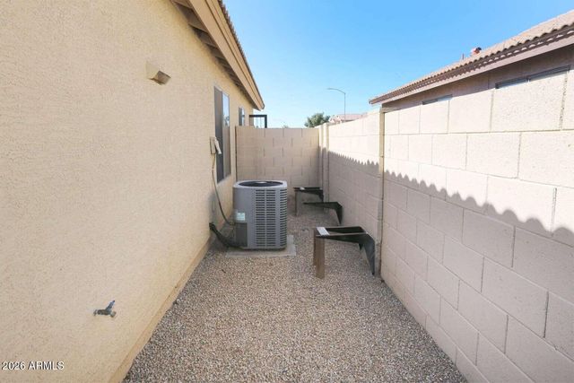 5915 N 68TH Avenue, Glendale, AZ 85303