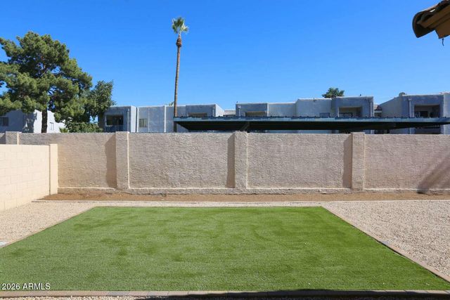 5915 N 68TH Avenue, Glendale, AZ 85303