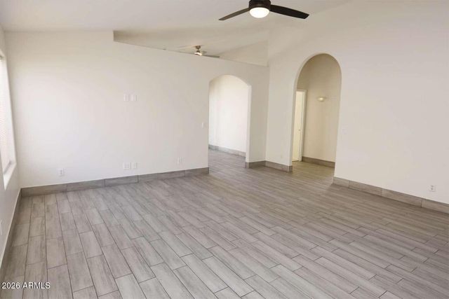 5915 N 68TH Avenue, Glendale, AZ 85303