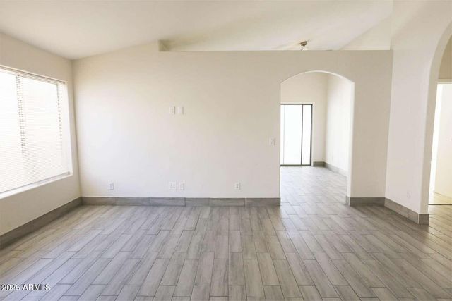 5915 N 68TH Avenue, Glendale, AZ 85303