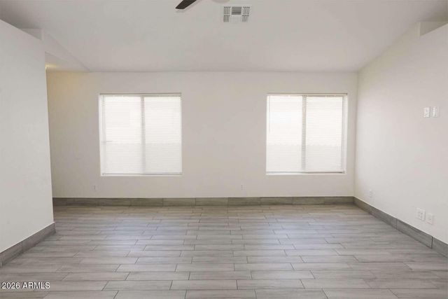 5915 N 68TH Avenue, Glendale, AZ 85303