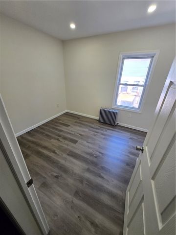 36 Clarendon Street 1-R, Cranston, RI 02910