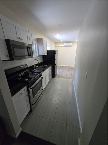 36 Clarendon Street 1-R, Cranston, RI 02910