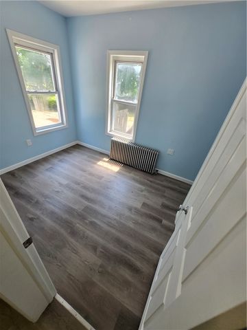 36 Clarendon Street 1-R, Cranston, RI 02910