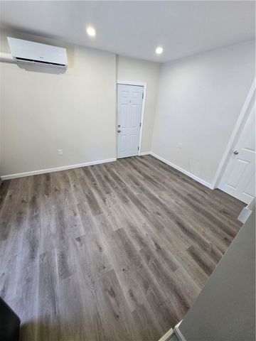 36 Clarendon Street 1-R, Cranston, RI 02910