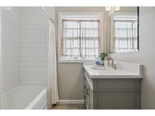 514 N Stafford St, Portland, OR 97217
