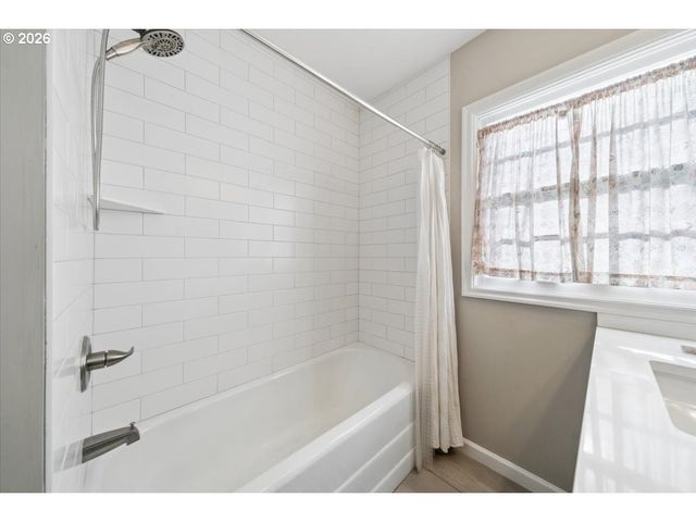 514 N Stafford St, Portland, OR 97217
