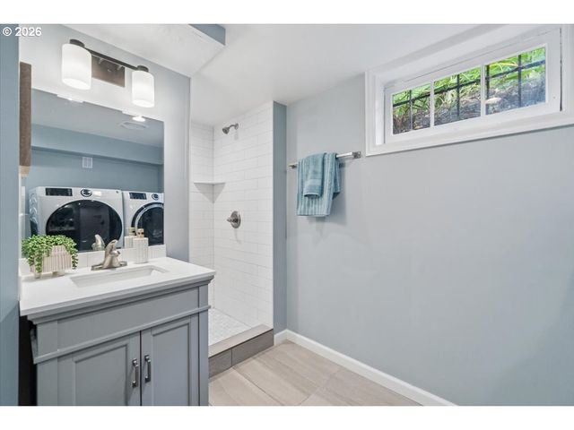 514 N Stafford St, Portland, OR 97217