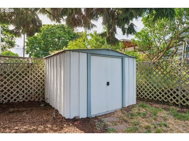 514 N Stafford St, Portland, OR 97217