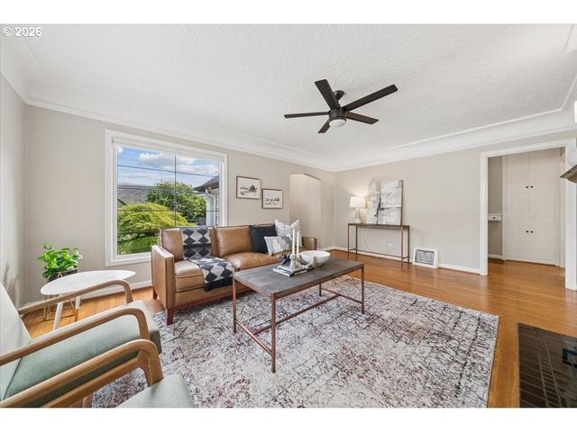 514 N Stafford St, Portland, OR 97217